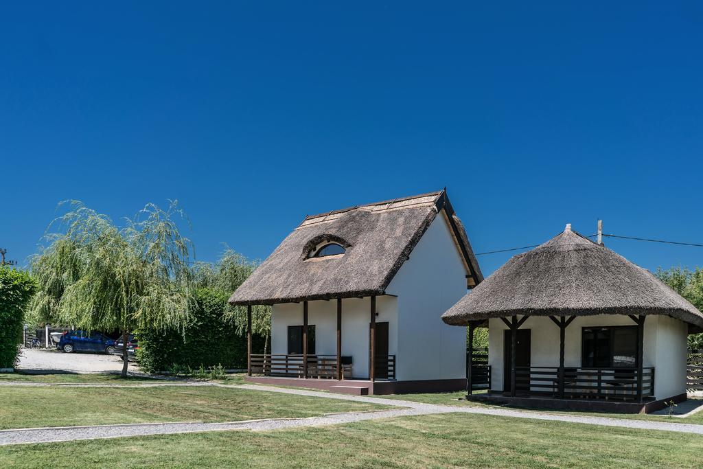 Casa Patru Anotimpuri Hotel Dunavatu de Jos ภายนอก รูปภาพ