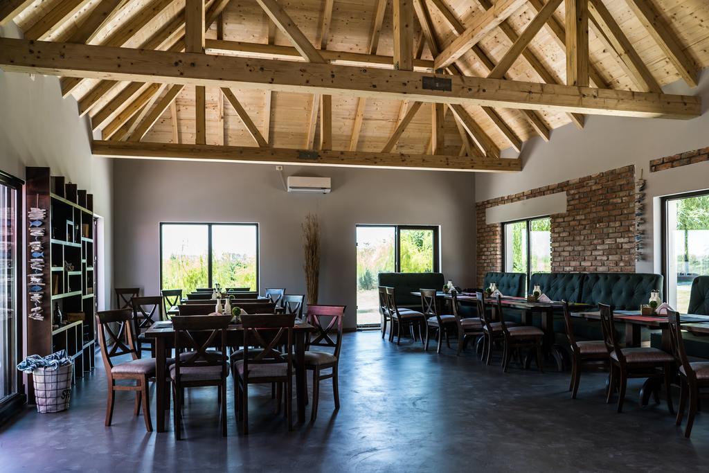 Casa Patru Anotimpuri Hotel Dunavatu de Jos ภายนอก รูปภาพ