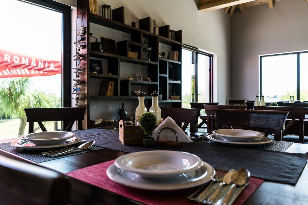 Casa Patru Anotimpuri Hotel Dunavatu de Jos ภายนอก รูปภาพ