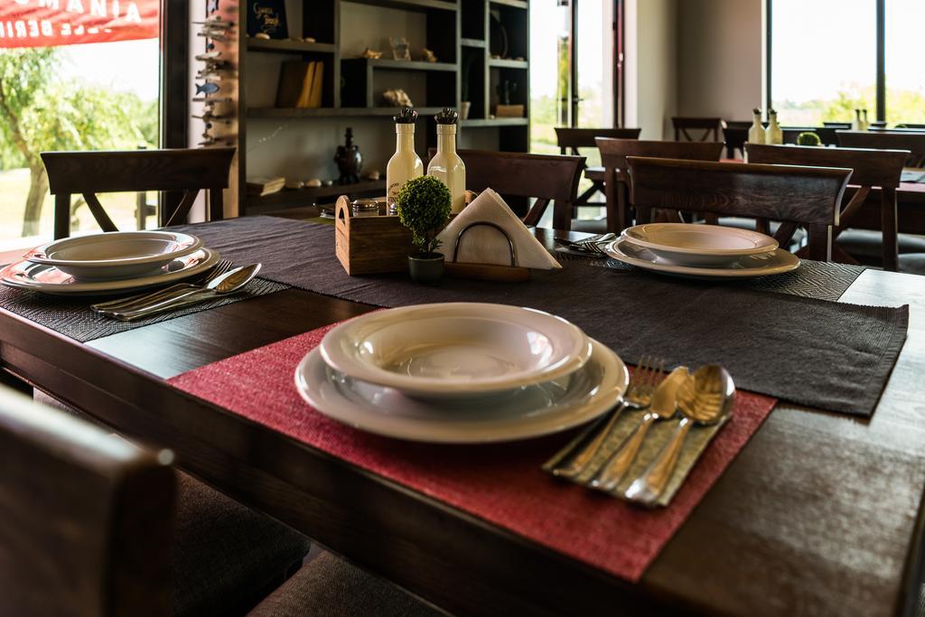 Casa Patru Anotimpuri Hotel Dunavatu de Jos ภายนอก รูปภาพ
