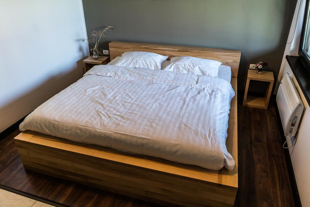 Casa Patru Anotimpuri Hotel Dunavatu de Jos ภายนอก รูปภาพ