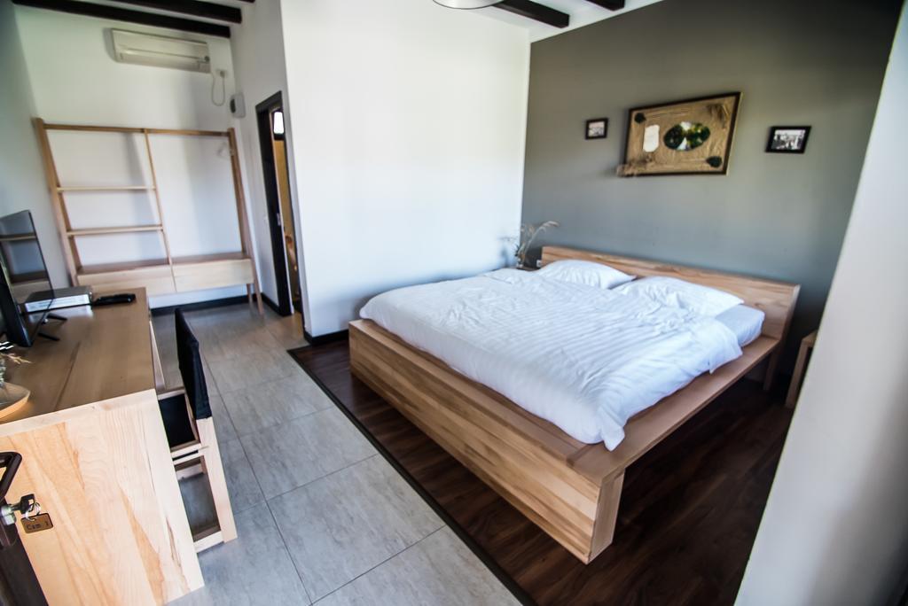 Casa Patru Anotimpuri Hotel Dunavatu de Jos ภายนอก รูปภาพ