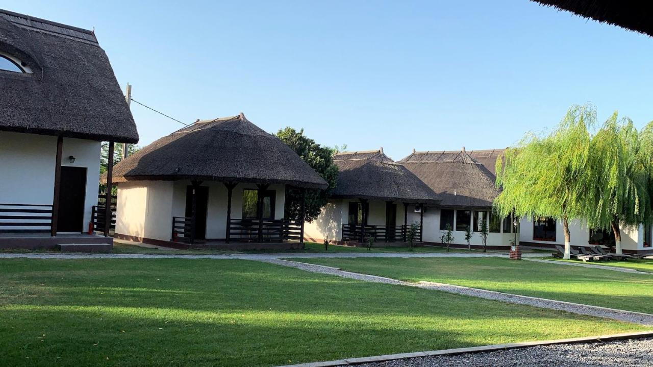 Casa Patru Anotimpuri Hotel Dunavatu de Jos ภายนอก รูปภาพ